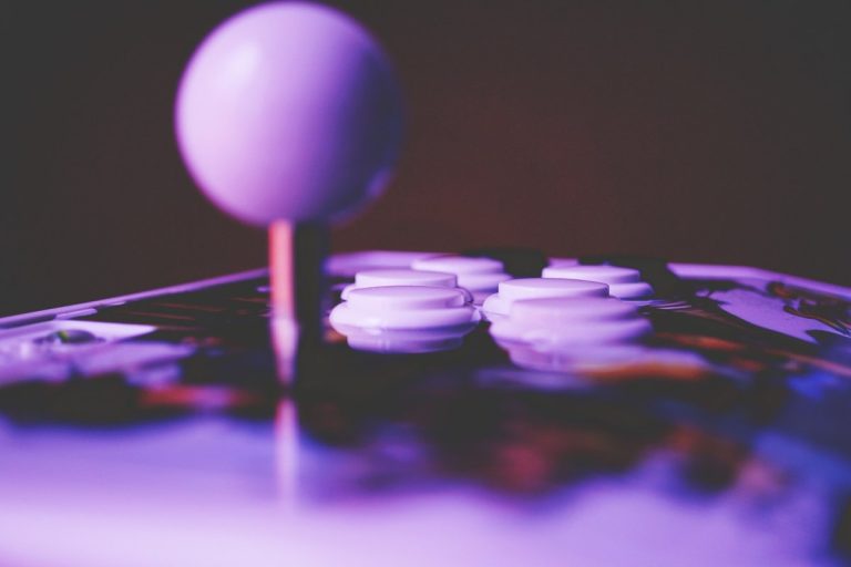 Arcade stick (moins de 200 €) : le comparatif 2025