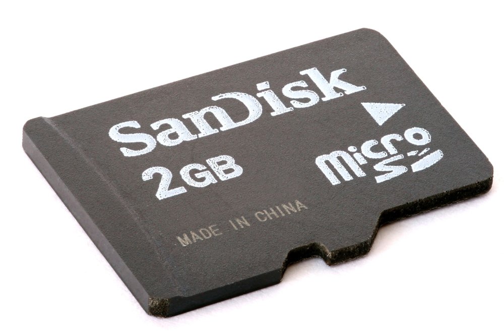 MicroSD card, common storage medium for installing Recalbox